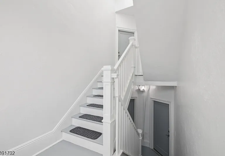 915 Main St #2R — Photo 14