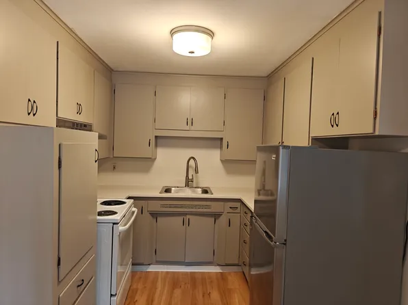 11521 26th Ave NE APT 6, Seattle, WA 98125