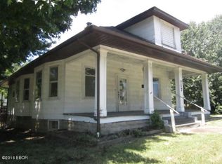 717 Salem Rd, Mount Vernon, IL 62864