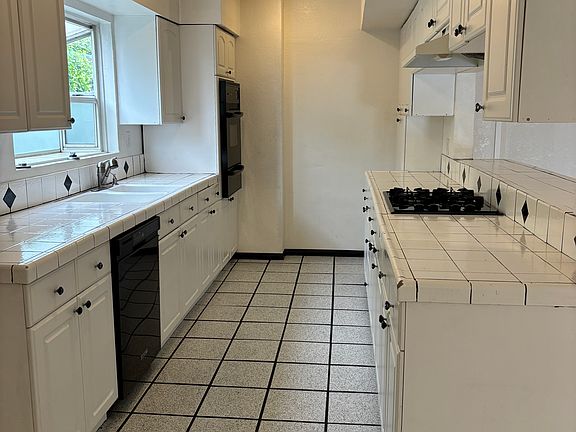 5th image of 5360 N Grantland Dr