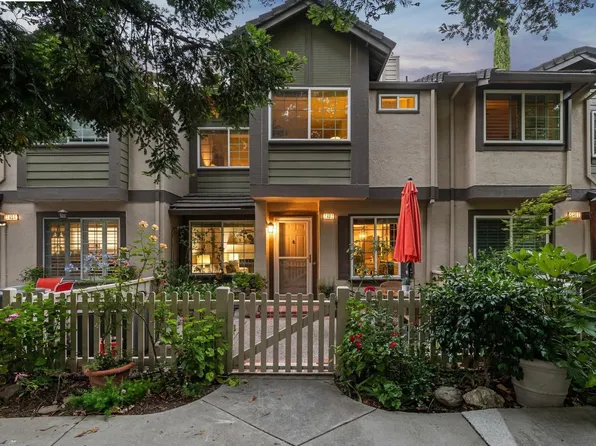 7482 Oxford Cir, Dublin, CA 94568