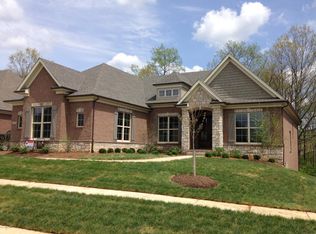 19122 Sturbridge Cir, Louisville, KY 40245