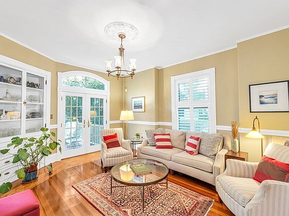 5th image of 33 Boylston St #1