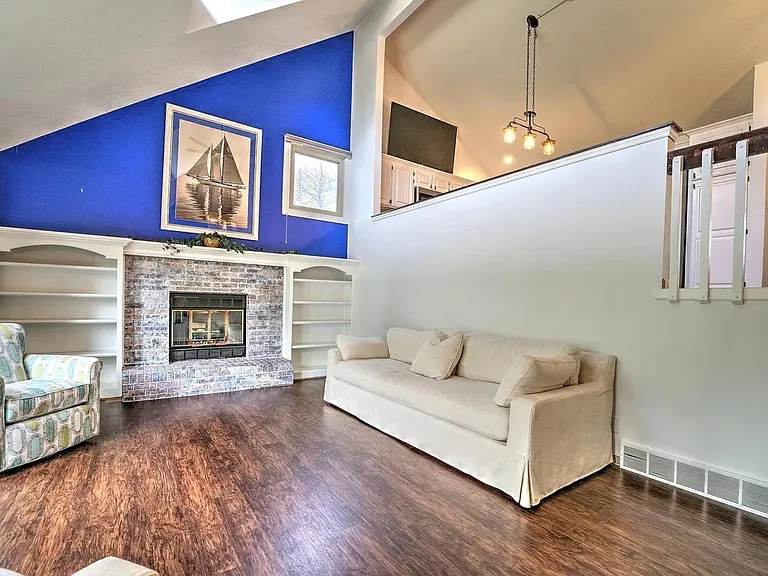 1329 Scott Rd — Photo 9