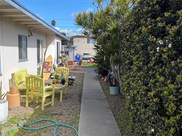 4974 Santa Monica Ave — Photo 6
