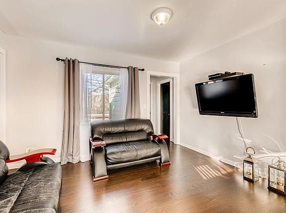 3rd image of 20689 W Park Ave