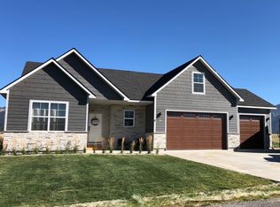 36 Columbine St, Alpine, WY 83128