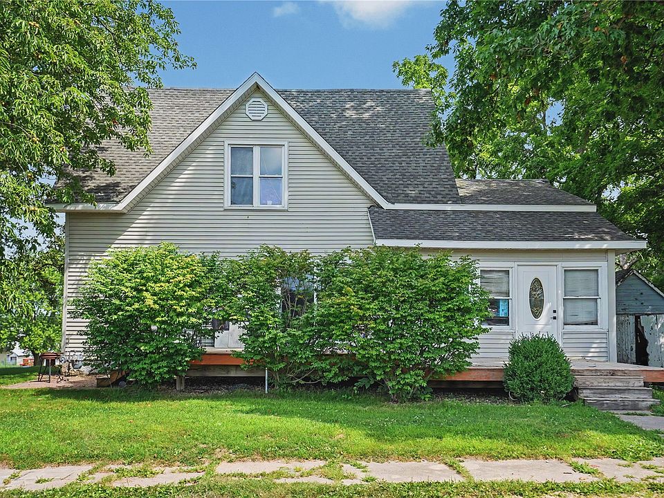 1st image of 106 3rd Ave E