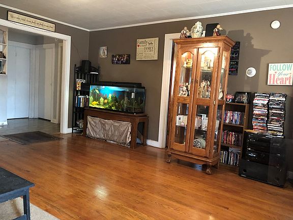 2nd image of 417 Owens St