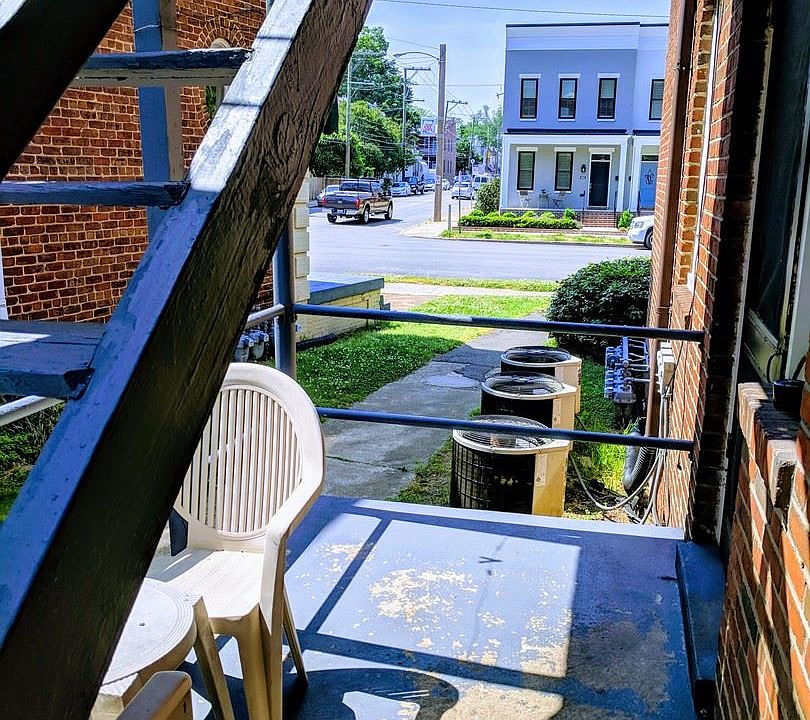1st image of 2602 Kensington Ave APT 02