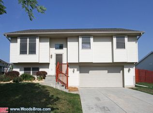 1715 NW 46th St, Lincoln, NE 68528