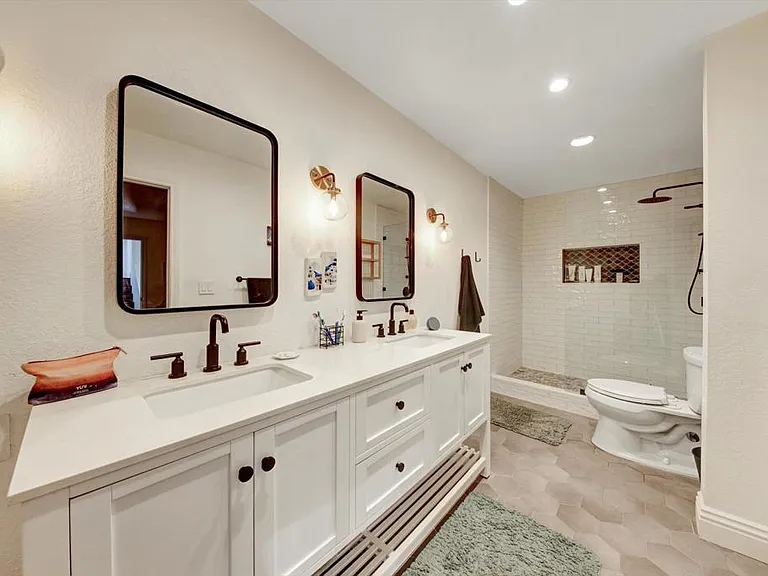 2257 Worden St #2 — Photo 9