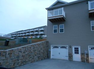 400 Kings Point Ln, Morgantown, WV