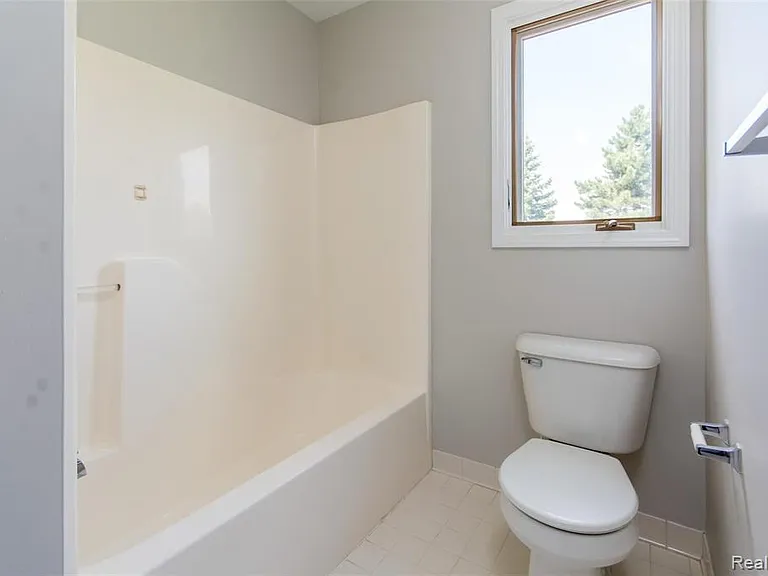 51334 W Hills Dr — Photo 24