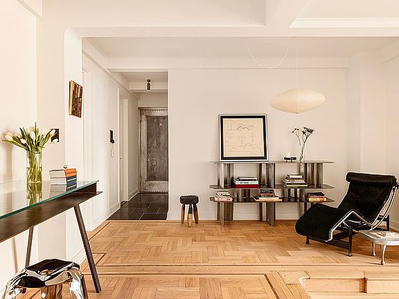 4th image of 110 E 87th St APT 2A