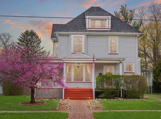 966 N Cedar St, Galesburg, IL 61401