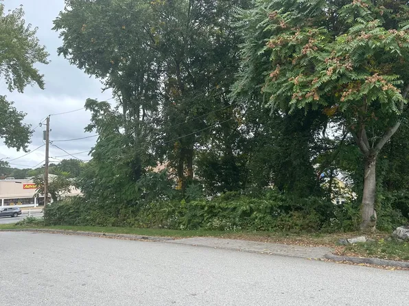 11A Corrine St, Worcester, MA 01604