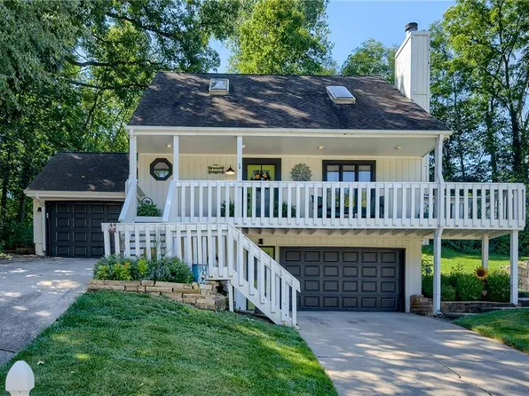 1023 Jackson Dr, Liberty, MO 64068