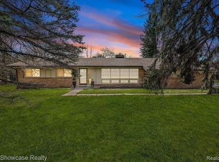 5839 Blandford Ct, Bloomfield Hills, MI 48302