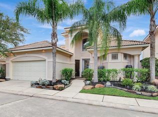 305 Harborside Cir, Kemah, TX 77565