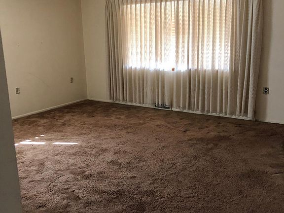 3rd image of 6438 Centralia St