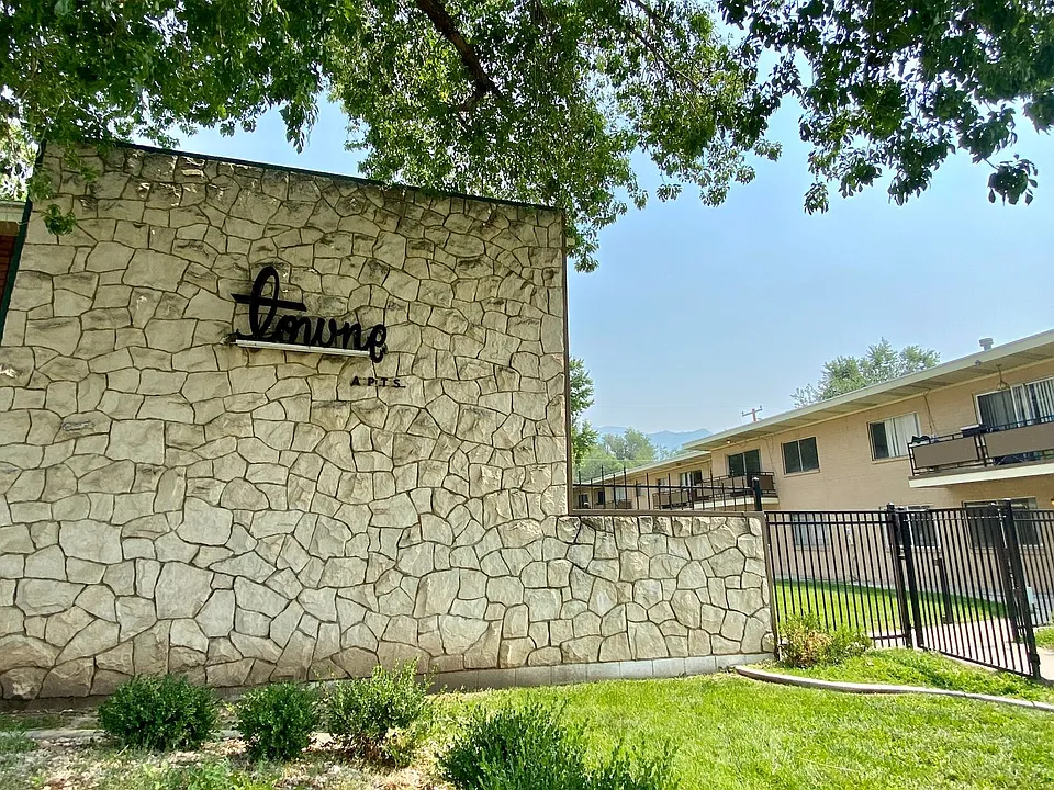 Towne Apartments