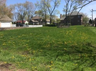 7401 Giddings Ave, Burr Ridge, IL 60527