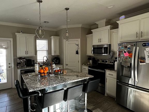 3rd image of 304 Adry Ln