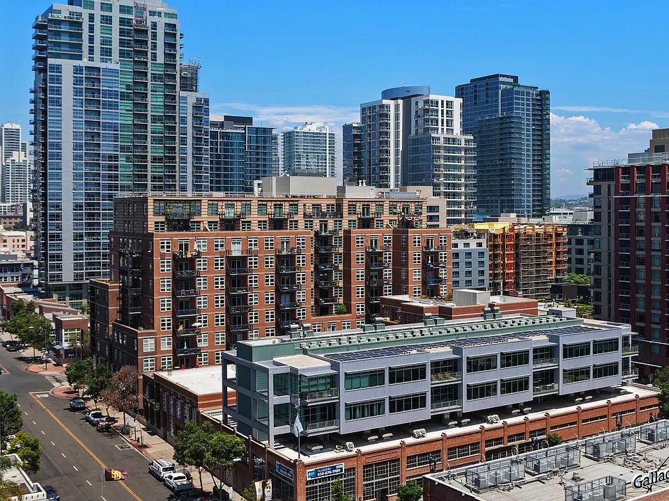 877 Island Ave #210