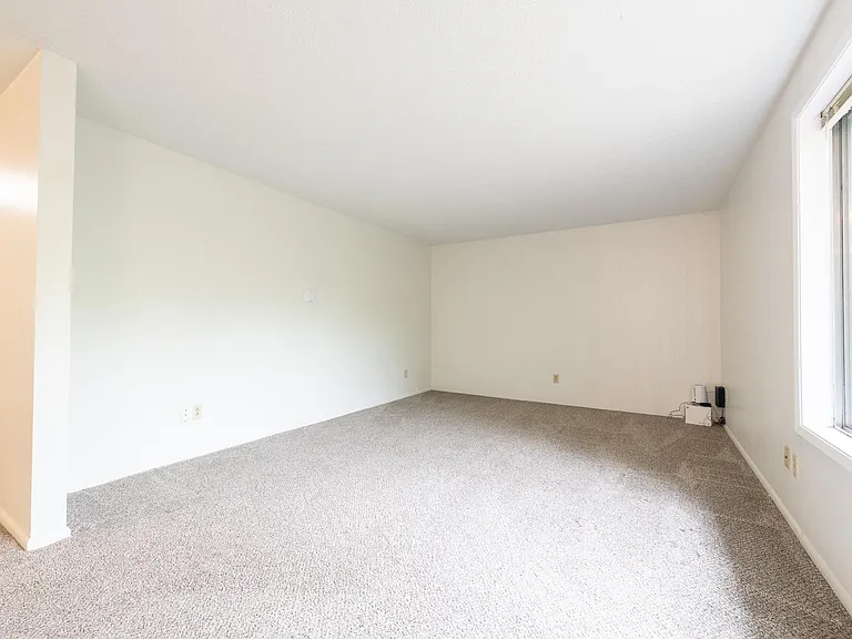 2609 SE 25th Ave — Photo 8