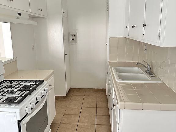 3rd image of 7327 Comstock Ave #105