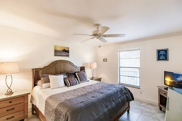 600 Neapolitan Way #454 — Photo 9