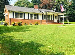 6 Edgewood St, Liberty, SC 29657