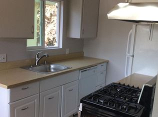 560 Geneva Ave APT 3, Redwood City, CA