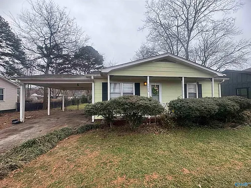 1808 Oakwood Ave NE Photo 1