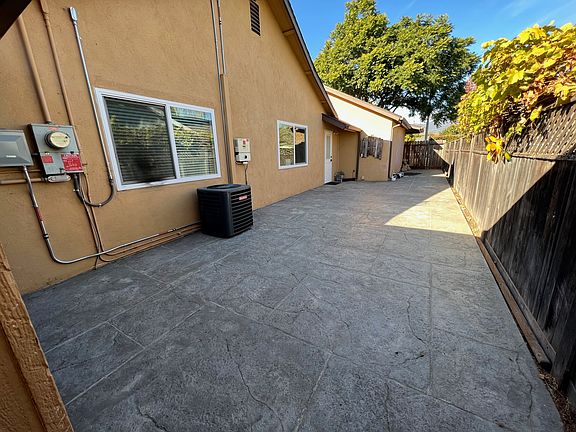 5th image of 5089 Ella Ln