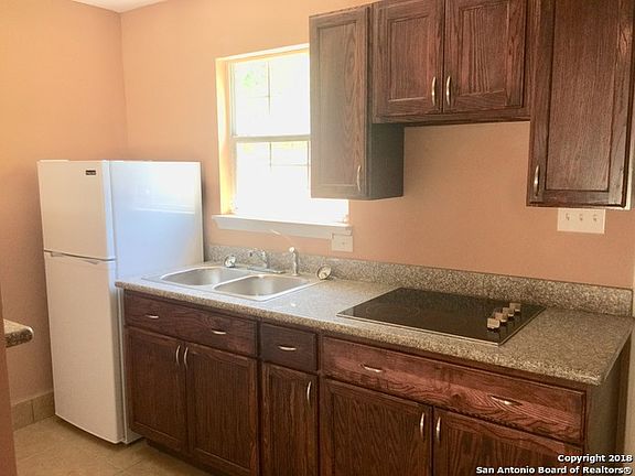 3rd image of 242 Locknere Ln