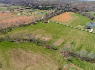 1 Quail Run Rd, Irvine, KY 40336