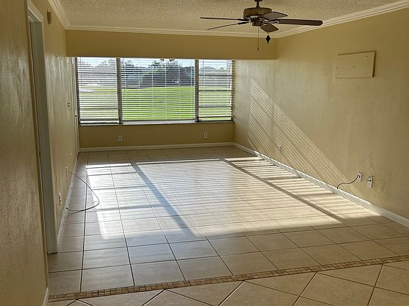 5th image of 1580 Pine Valley Dr APT 115
