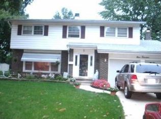 914 N Ironwood Pl, Mount Prospect, IL 60056