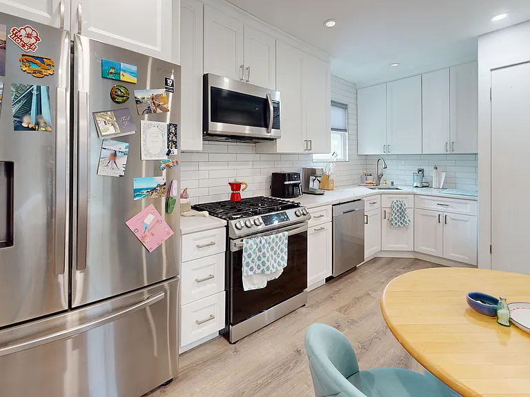 Furnished - Kitchen