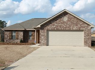 22 W Spruce St, Sumrall, MS 39482