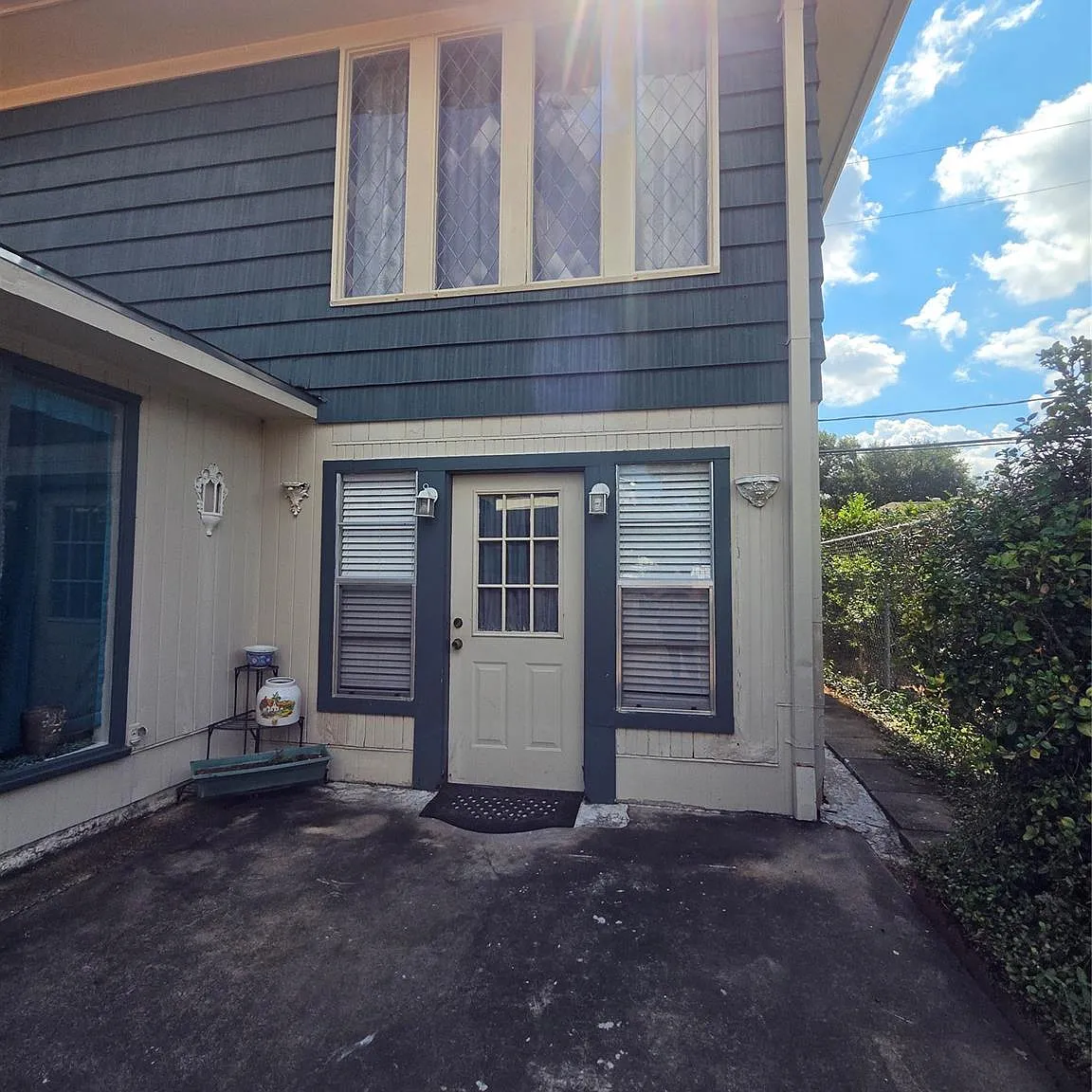 1 bed, 1.0 bath, 1008 sqft, $1,200 — Photo 2