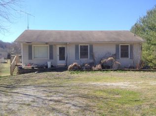 1300 Hidden Valley Dr, Livingston, TN 38570