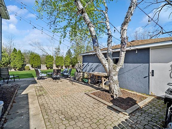 3rd image of 1230 Greenwood Ct
