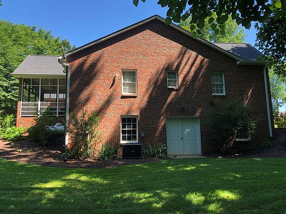 5th image of 38 Sycamore Cir