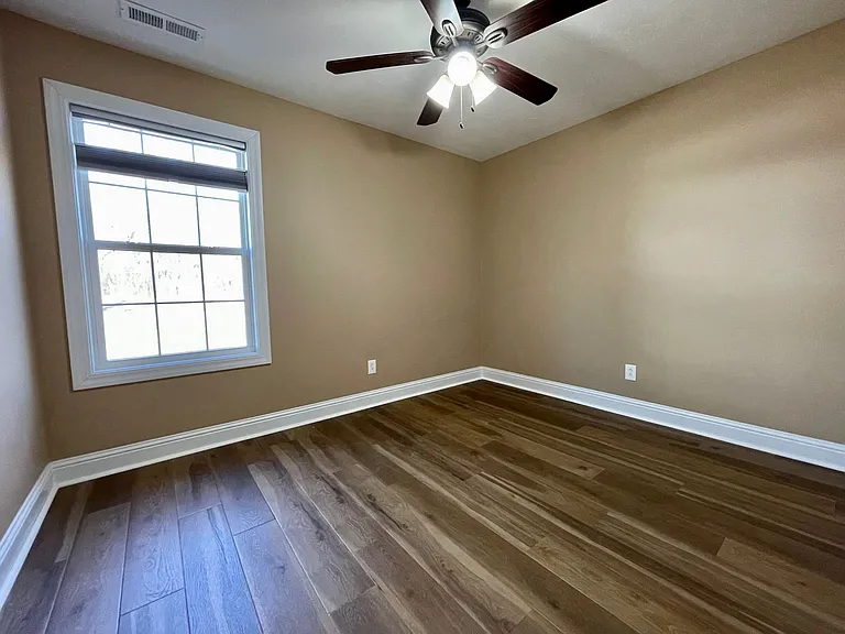 918 Whitecotton Dr — Photo 15