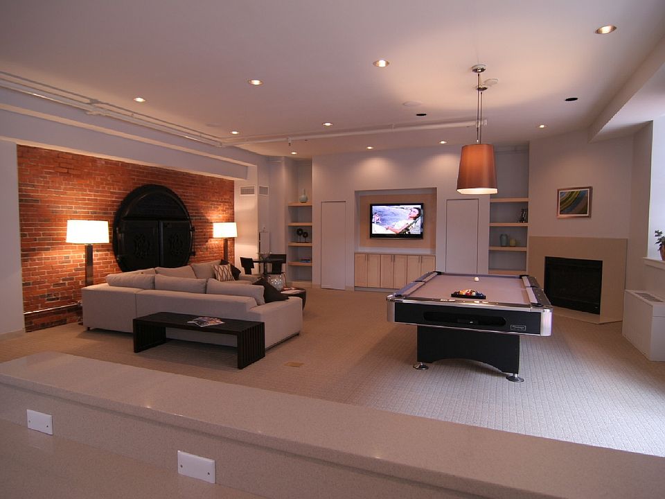 Entertainment center