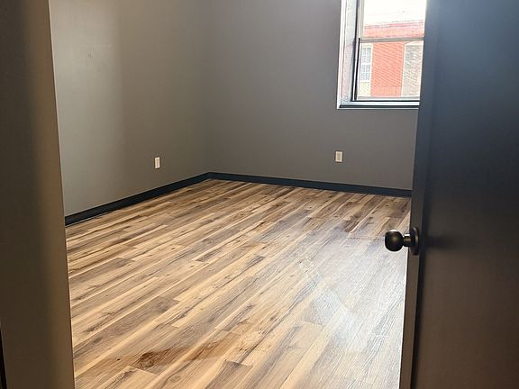 4th image of 126 E Jefferson St #5