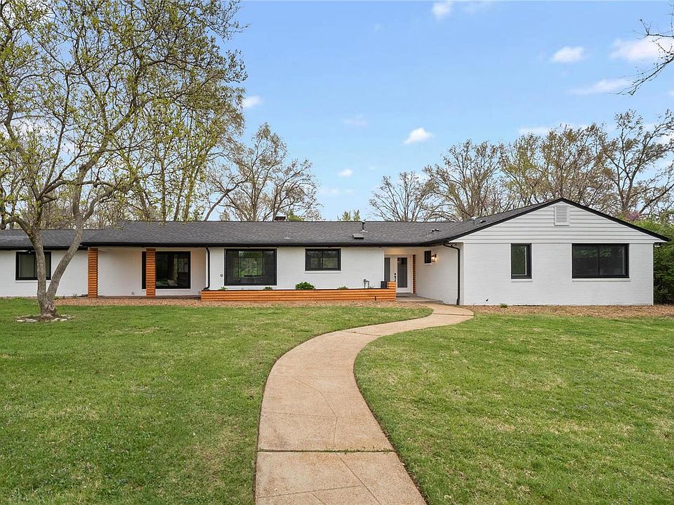 1st image of 1 Larkdale Dr